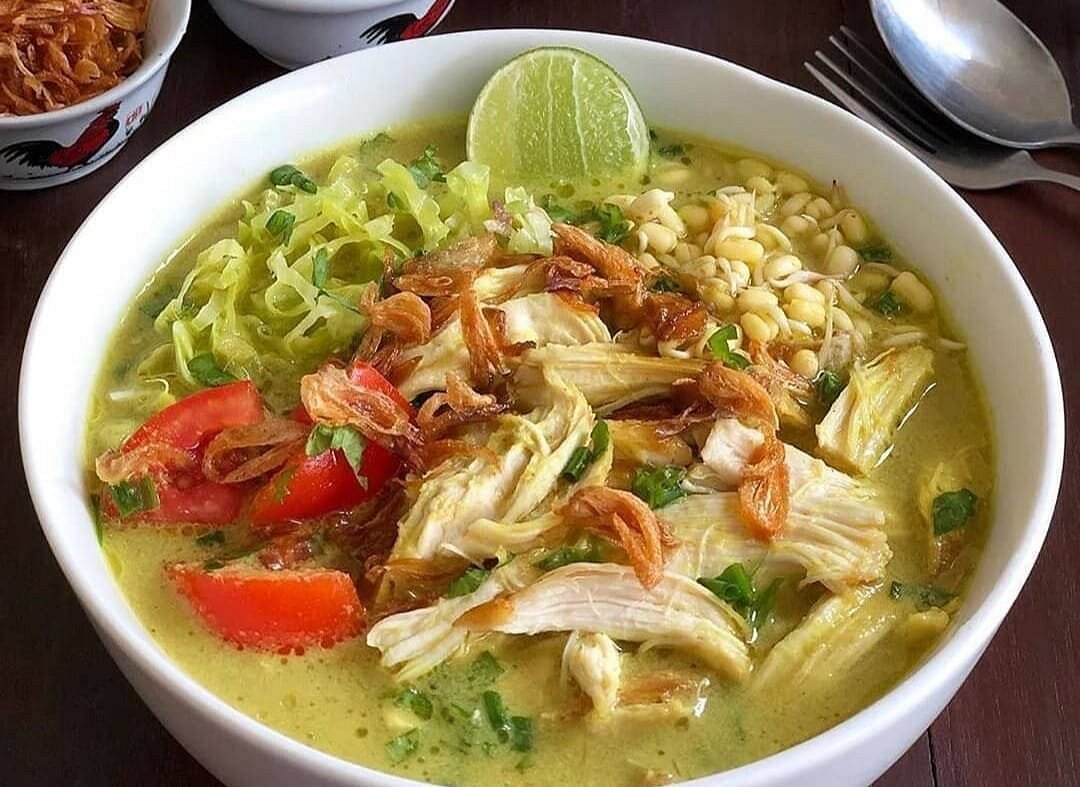 Sajian Hangat & Lezat Soto Ayam yang Bikin Nagih